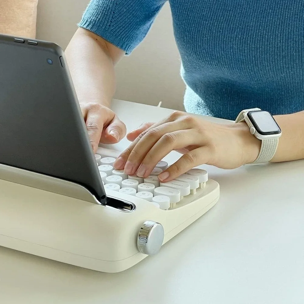 Wireless Retro Typewriter Keyboard, Ivory Butter, USB Rechargeable, Round Keys‎